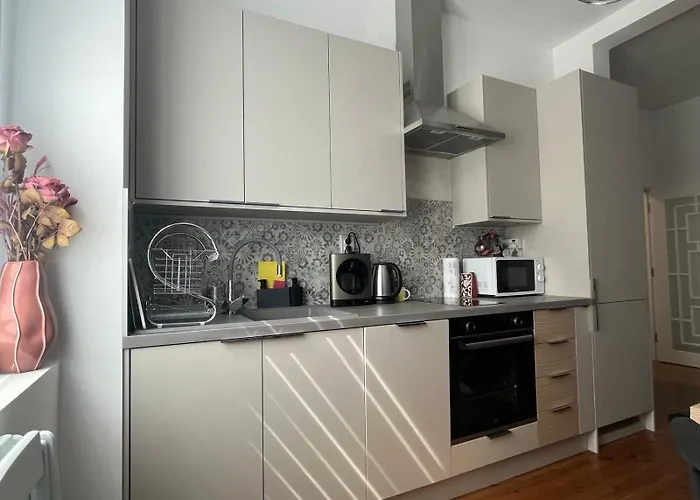 Diva Kapana 2bdr With Parking Apartment