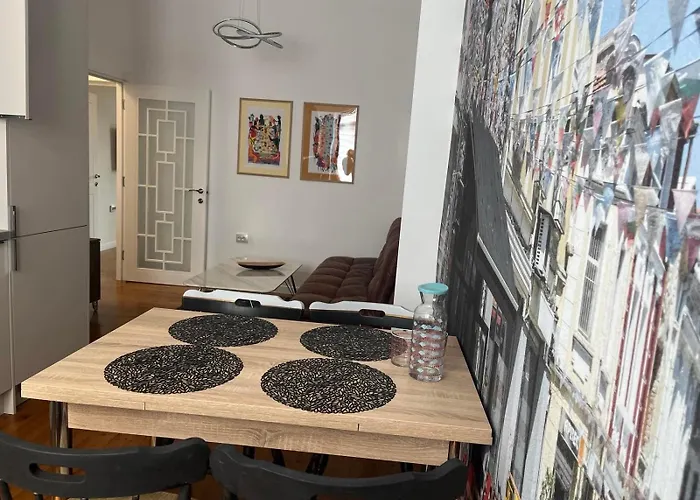 Daire Diva Kapana 2bdr With Parking *